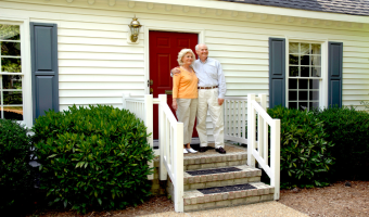 Stay or Sell? Should Aging Parents Remain in Their Homes?